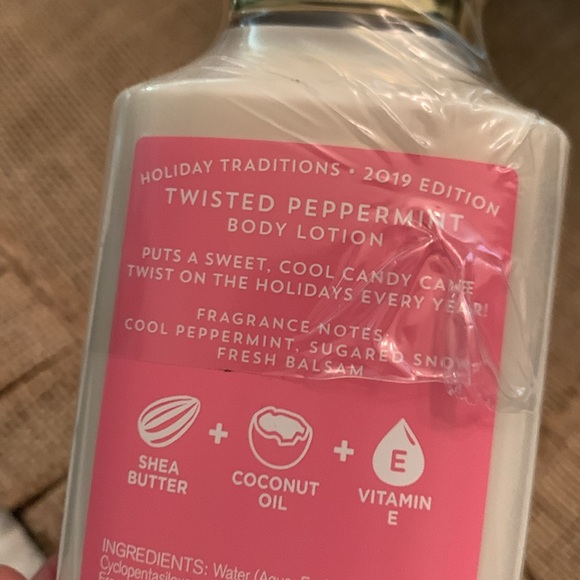 Bath & Body Works Iced Sugar Plum /Twisted Peppermint Body Lotion Bundle - Picture 4 of 5